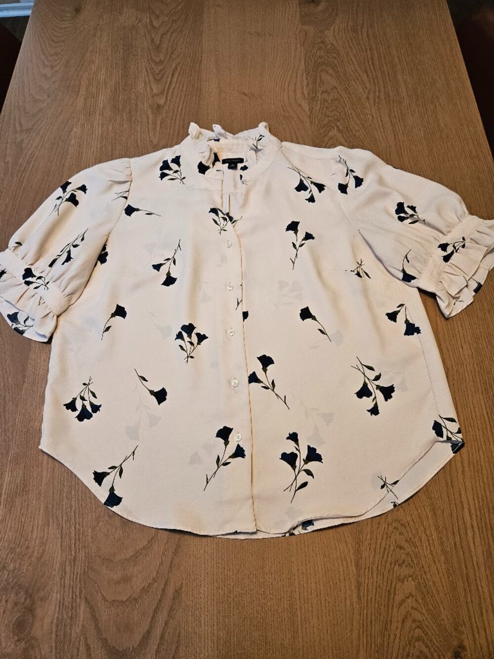 Ann Taylor Petite Ivory Navy Floral Ruffle Neck Puff Sleeve Blouse Women's MP